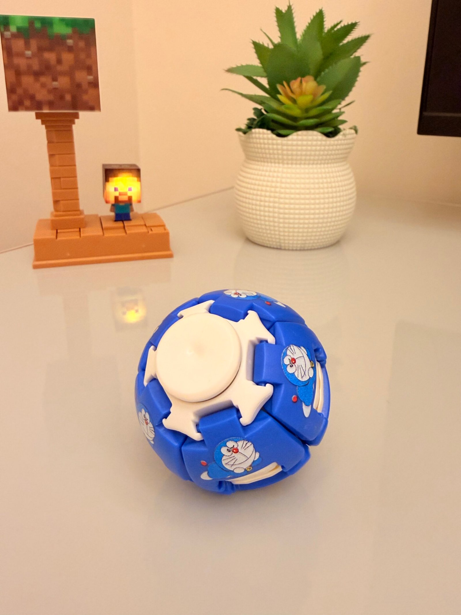 3D Spinner Ball with LED Light - Image 4
